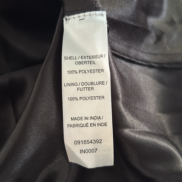 Adrianna Papell elegant fitted fully beaded long evening gown. - Picture 5 of 8